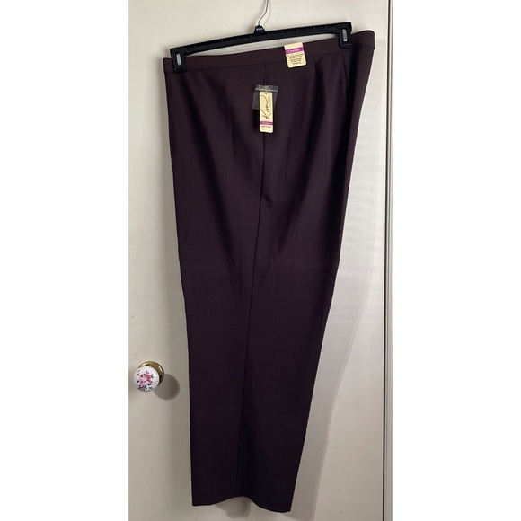 Kim Rogers Pants - NEW!!  Women's Kim Rogers Plus Chelsea Brown Pants  Size 24W Short